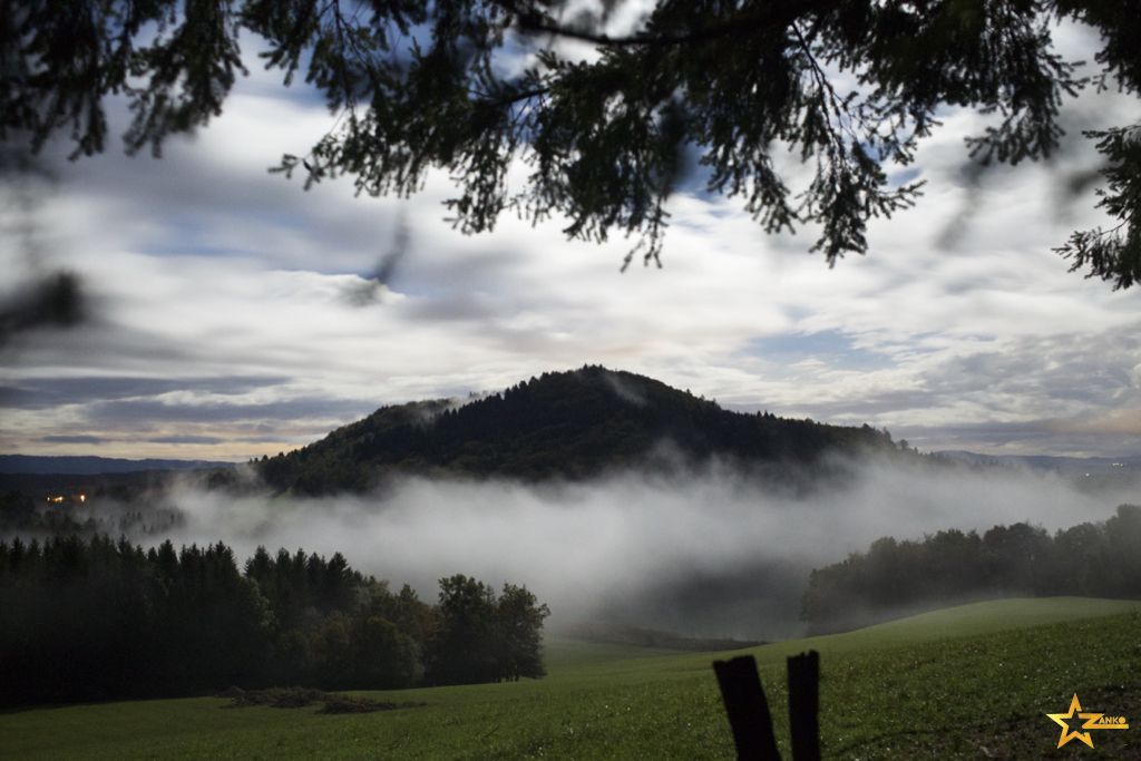 Brume sur les reliefs du Jura photographiée par Zankovisiôn